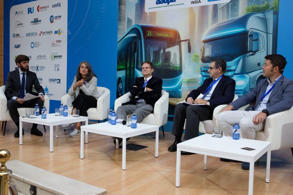 Mesa redonda "Algunas estrategias de descarbonización del transporte"